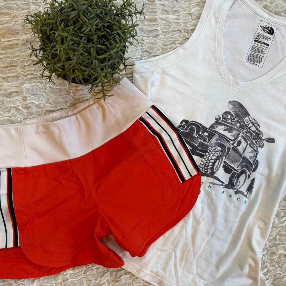 Athleta Ascender Running Hiking Athletic Gym Shorts Side Stripe Pockets sz 0